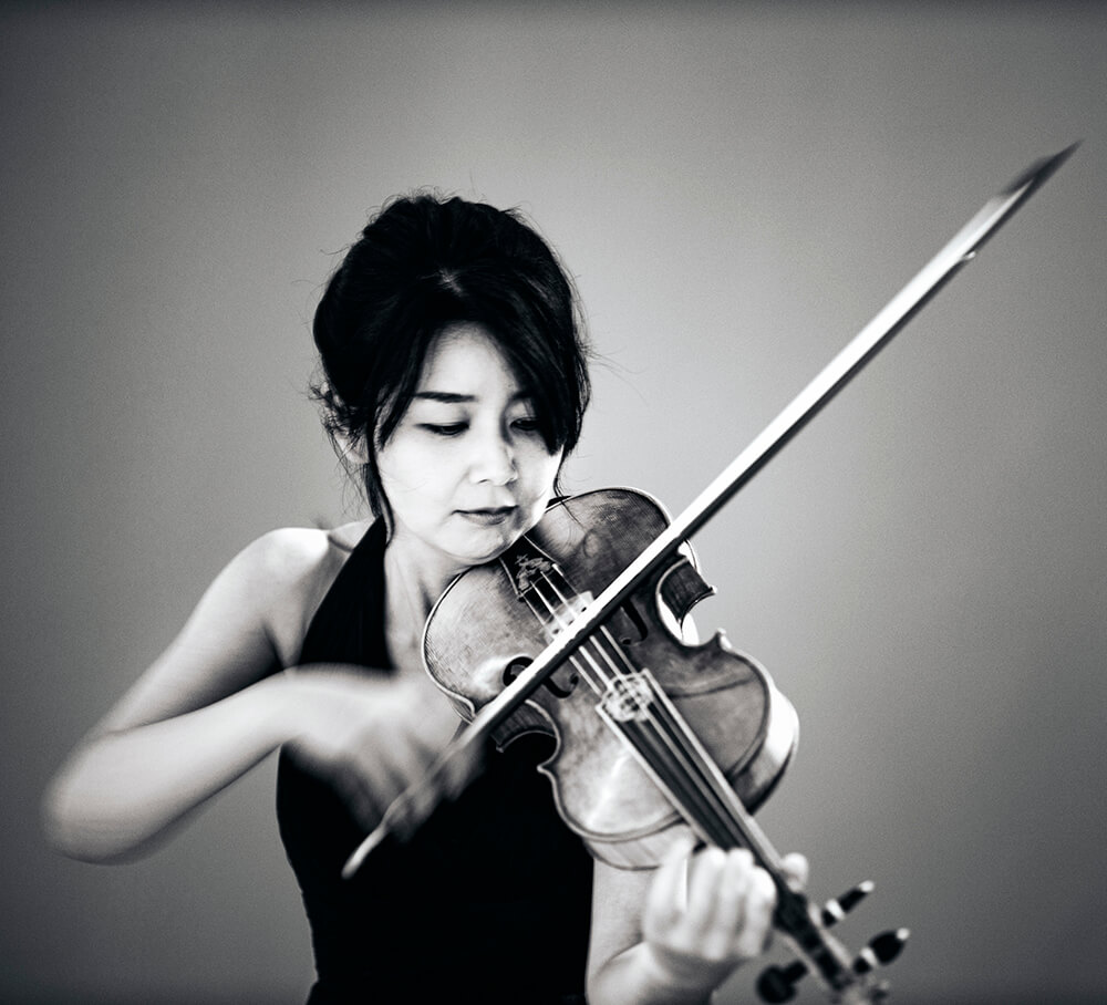 Tomoe Badiarova portrait with instrument